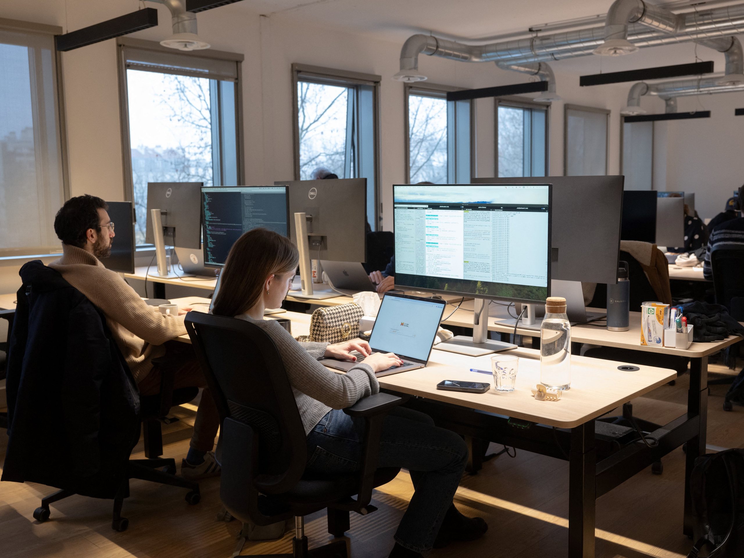 seorang-ekonom-menggambarkan-keterampilan-yang-dapat-memberi-anda-‘baju-besi’-terhadap-ai-mengubah-pekerjaan-anda