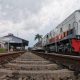 7-jalur-kereta-api-terindah-di-indonesia,-panorama-laut-hingga-lembah