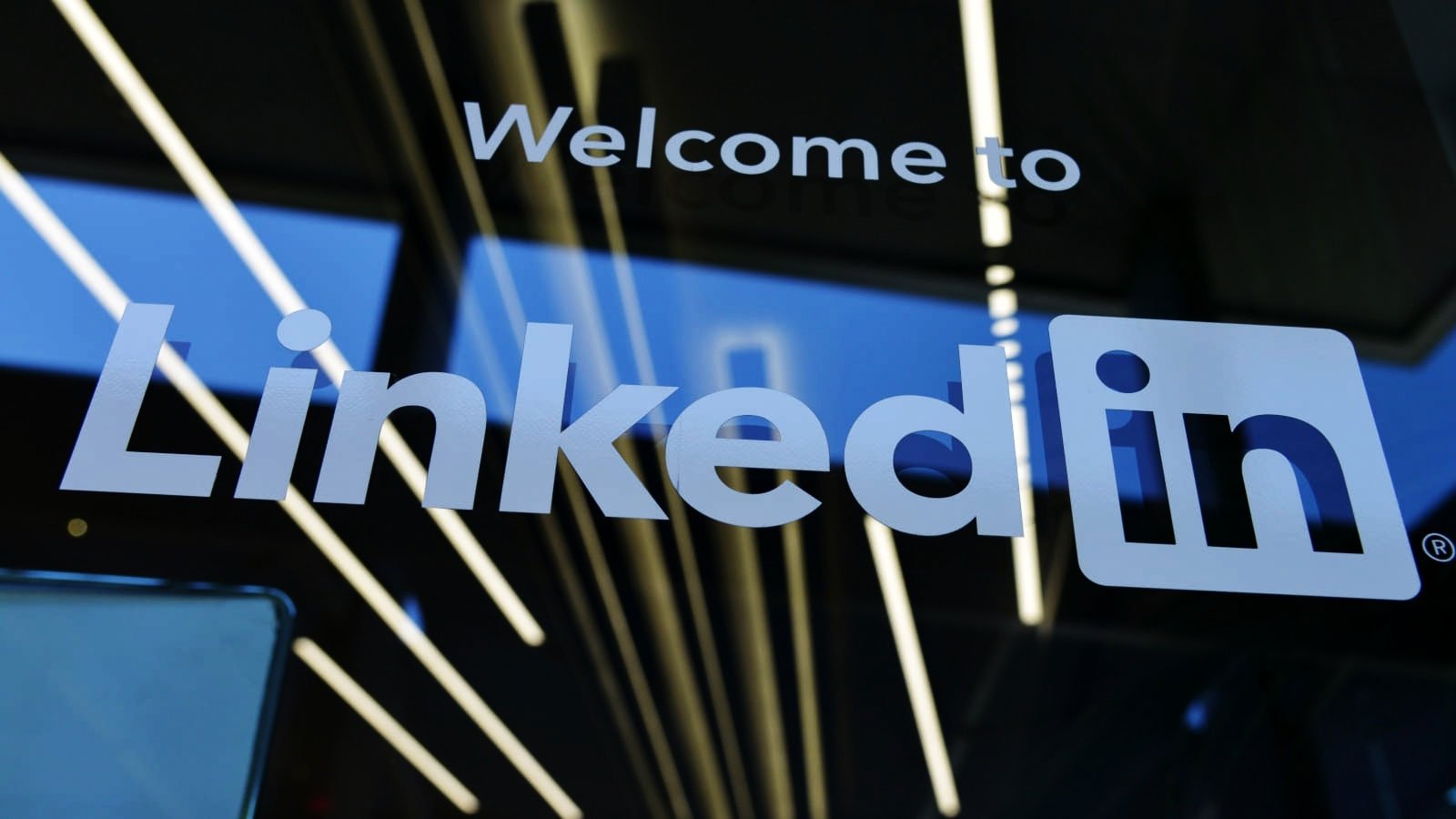 linkedin-menggugat-proapis-karena-menggunakan-akun-palsu-1m-untuk-mengikis-data-pengguna
