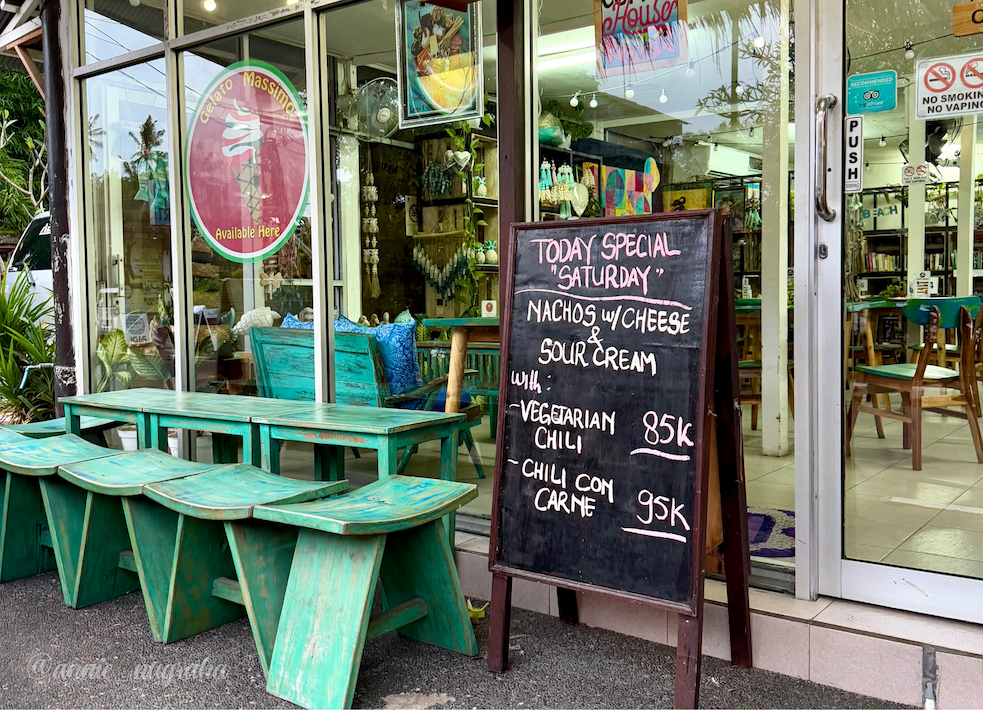 kongkow-asyik-di-wj’s-coffee-house-candidasa-bali