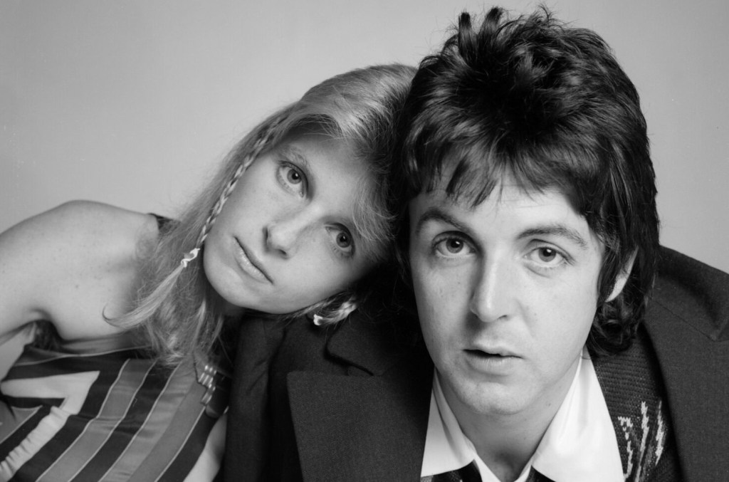 serial-biopik-beatles-sam-mendes-dikabarkan-telah-memainkan-linda-mccartney