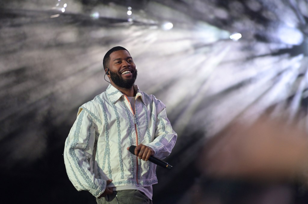 panduan-musik-jumat:-musik-baru-dari-jisoo-&-zayn,-khalid,-haim-&-bon-iver-dan-banyak-lagi
