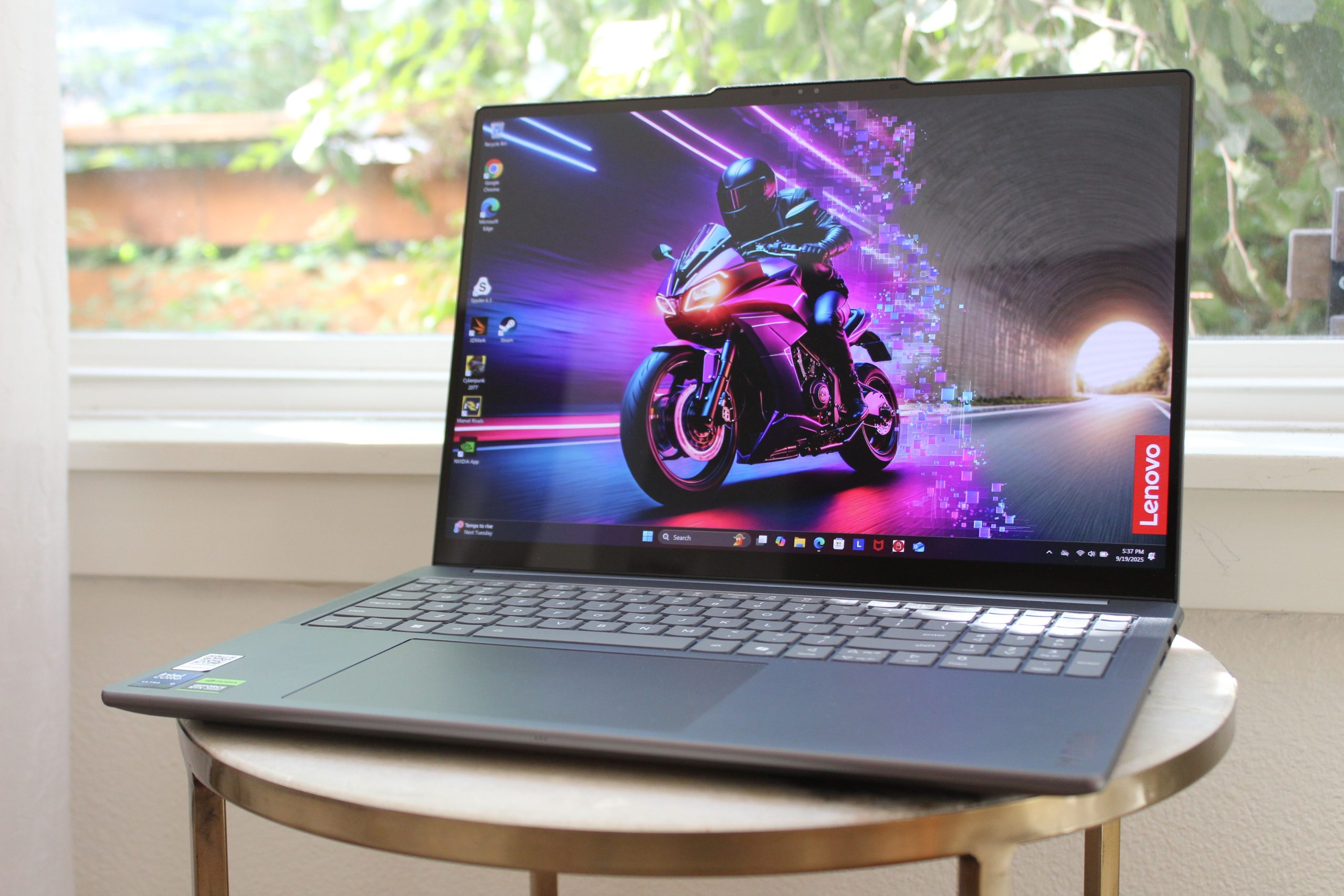 ulasan-lenovo-yoga-pro-9i-16:-saingan-macbook-pro-sejati?