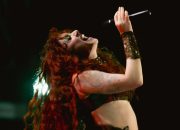 Chappell Roan Mengamankan Kehebatannya di Pertunjukan Final LA ‘Damsels’: 5 Momen Terbaik”.