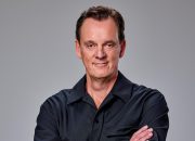 Warner Music Mengguncang Strategi Eropa Dengan Penggabungan Regional