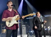 Sam Fender Toasts Menangkan Hadiah Mercury Dengan Lagu Baru Menampilkan Elton John: Dengar