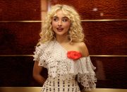 Streaming ‘Saturday Night Live’: Cara Menonton Debut Hosting Sabrina Carpenter Online Gratis