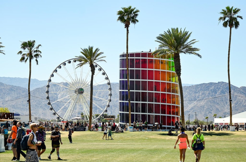 buku-tentang-coachella-oleh-koresponden-musik-senior-billboard-katie-bain-sudah-keluar-sekarang