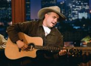 Chart Rewind: Pada tahun 1995, Garth Brooks mengangkat ‘Setiap Wanita’ ke No.1
