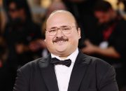 Bintang ‘Tires’ dan Komik Stand-Up Stavros Halkias Memperluas Tur Dreamboat