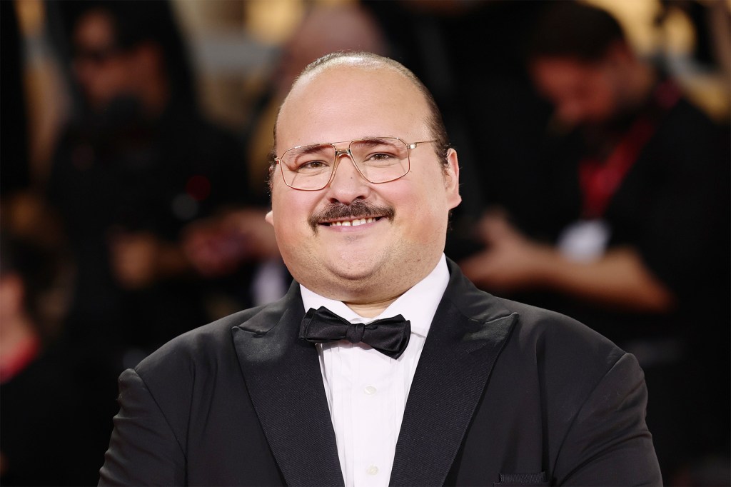 bintang-‘tires’-dan-komik-stand-up-stavros-halkias-memperluas-tur-dreamboat