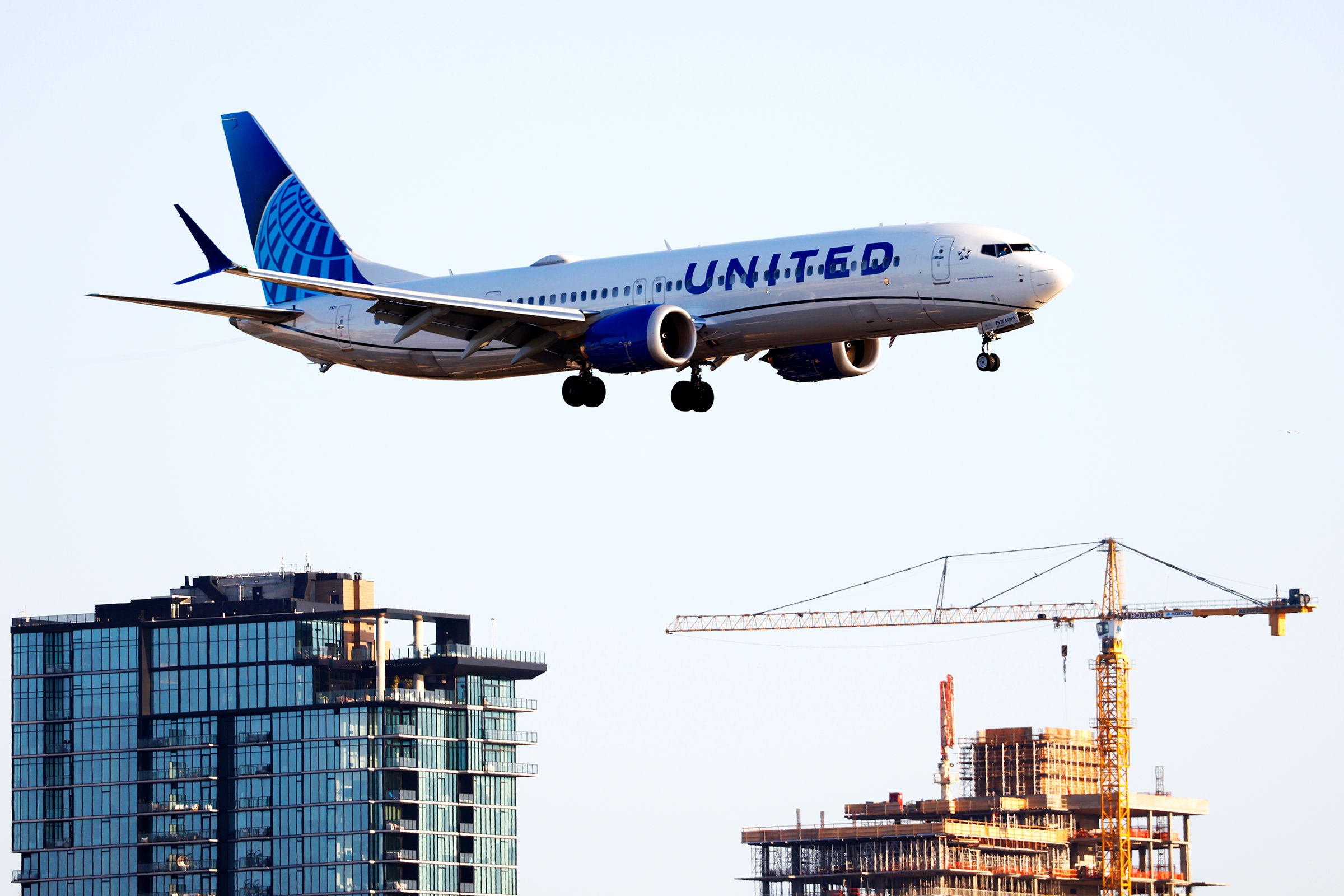 benda-misteri-dari-‘luar-angkasa’-menghantam-penerbangan-united-airlines-di-atas-utah