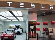 Pembaruan pendapatan Tesla: Investor menuju hasil Q3 dengan saham naik 10% pada tahun 2025