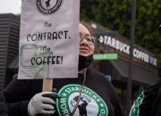 Pertikaian sedang terjadi antara Starbucks, barista, dan pemegang sahamnya