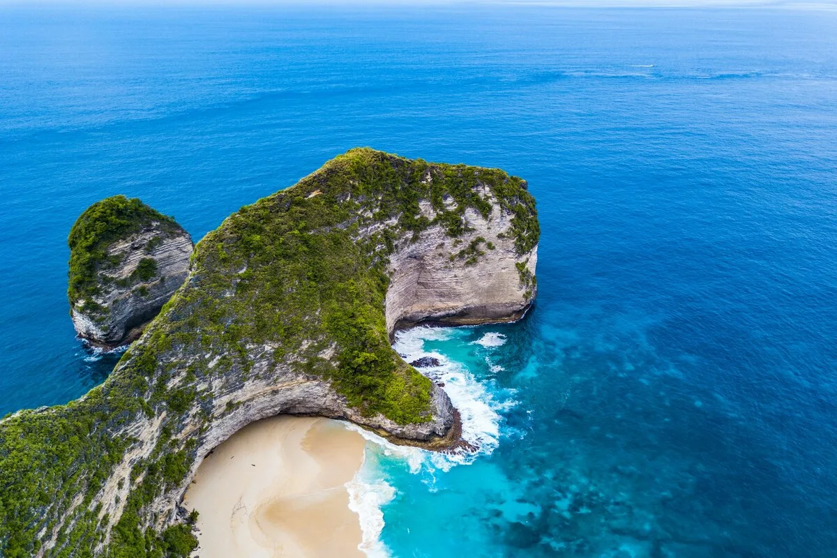 16-pantai-di-bali-yang-cocok-untuk-liburan-santai