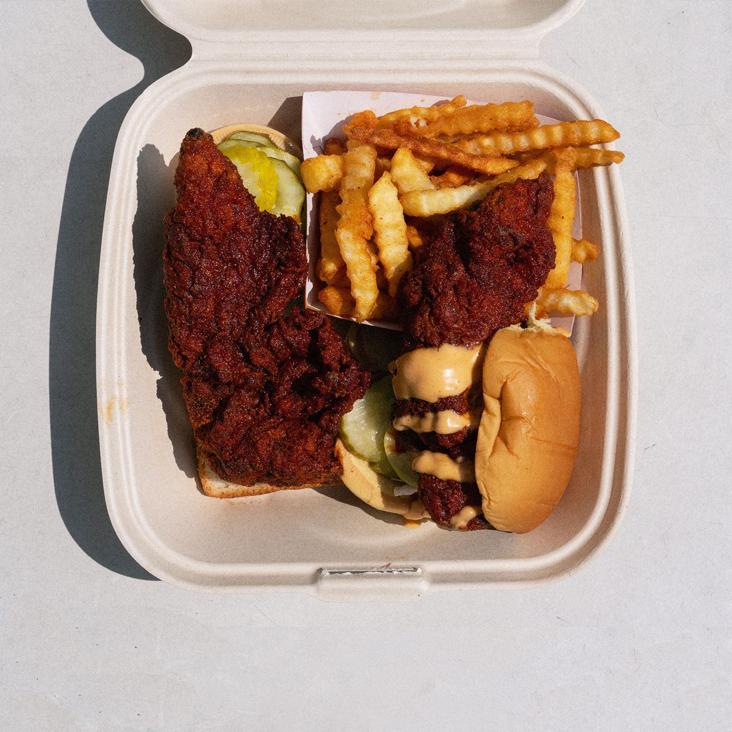 sora-openai-kehilangan-peringkat-app-store-teratasnya-karena-dave’s-hot-chicken