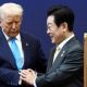 trump-dapat-hadiah-mahkota-emas-‘dinasti-silla’-dari-korsel