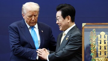 trump-dapat-hadiah-mahkota-emas-‘dinasti-silla’-dari-korsel