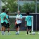 bonek-kecewa-persebaya-main-buruk-di-bri-super-league,-eduardo-perez-cuek