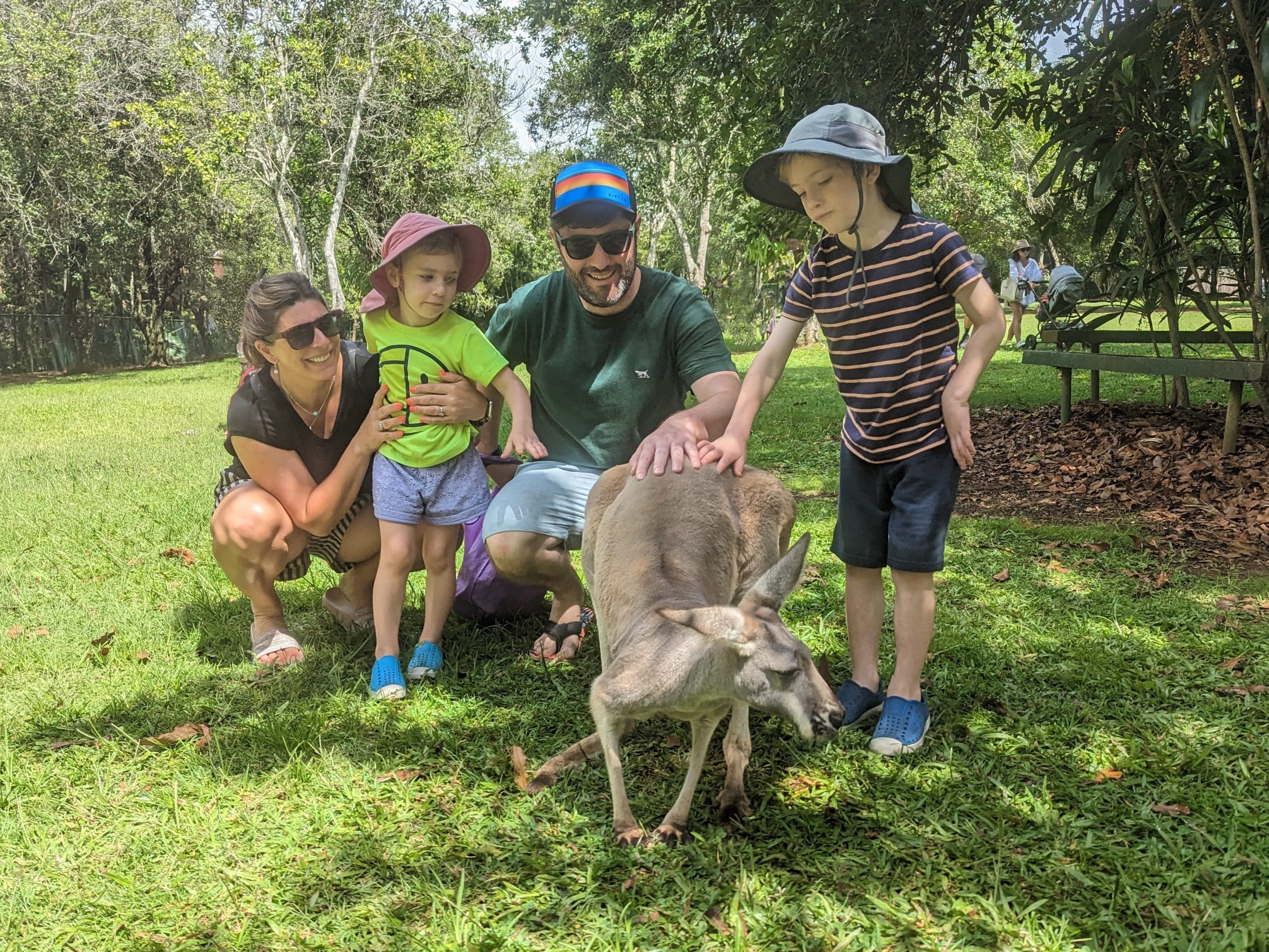 kami-menghabiskan-seluruh-pto-dan-anggaran-perjalanan-kami-untuk-mengunjungi-keluarga-aku-iri-pada-teman-teman-yang-bisa-berlibur-sungguhan.
