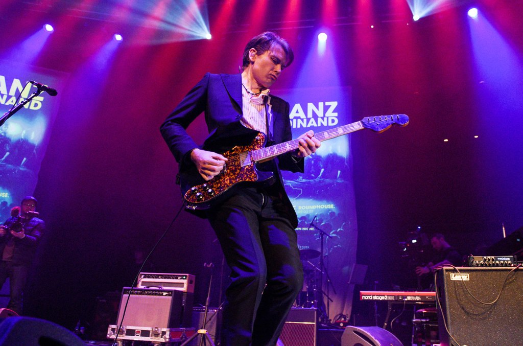 alex-kapronos-dari-franz-ferdinand-pernah-mendapat-tweet-‘aneh’-dari-donald-trump