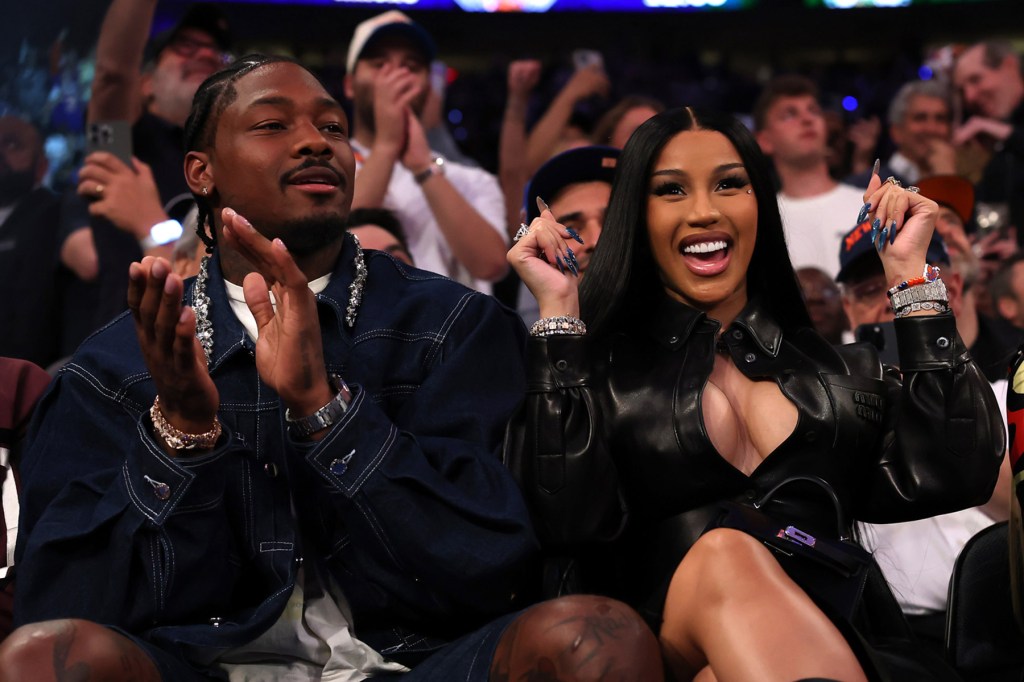stefon-diggs-ungkap-jenis-kelamin-bayi-dengan-cardi-b,-goda-kelahiran-akan-‘segera-nyata’