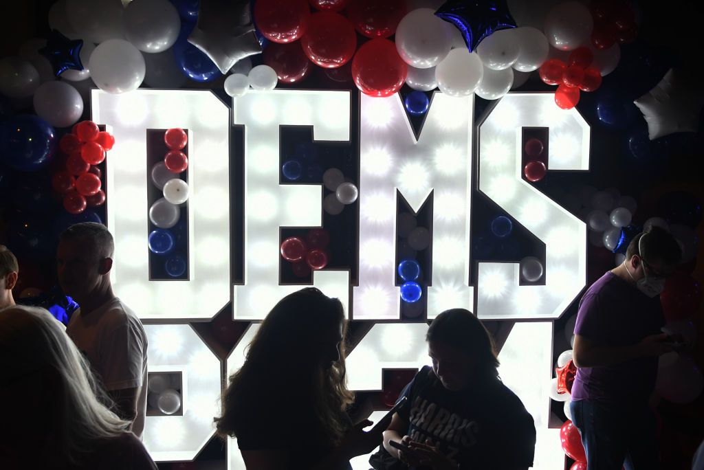 sudah-setahun-sejak-trump-terpilih.-demokrat-masih-belum-mendapatkan-internet