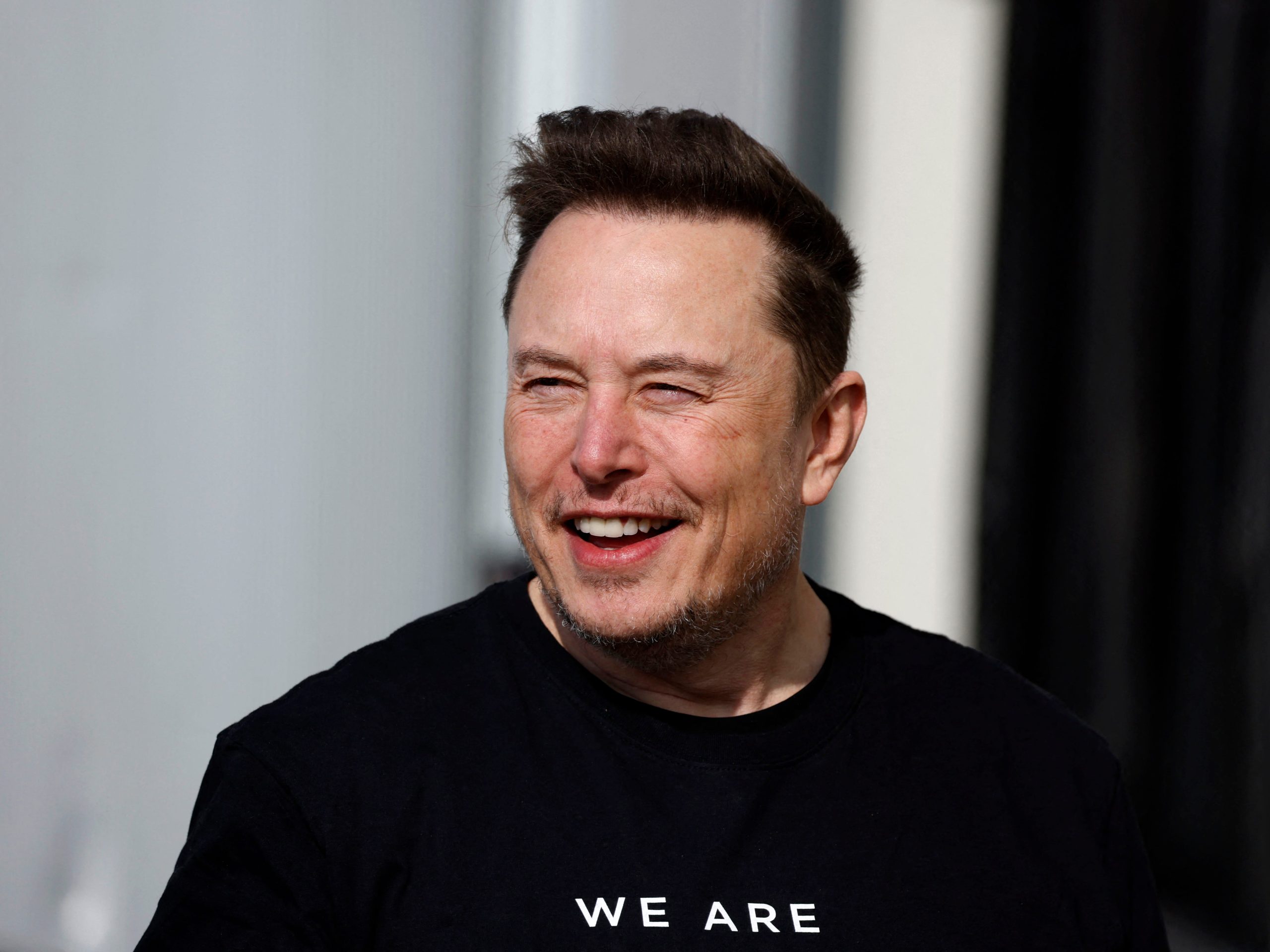 pembaruan-rapat-pemegang-saham-tesla:-paket-pembayaran-elon-musk-senilai-$1-triliun-sedang-dipertaruhkan