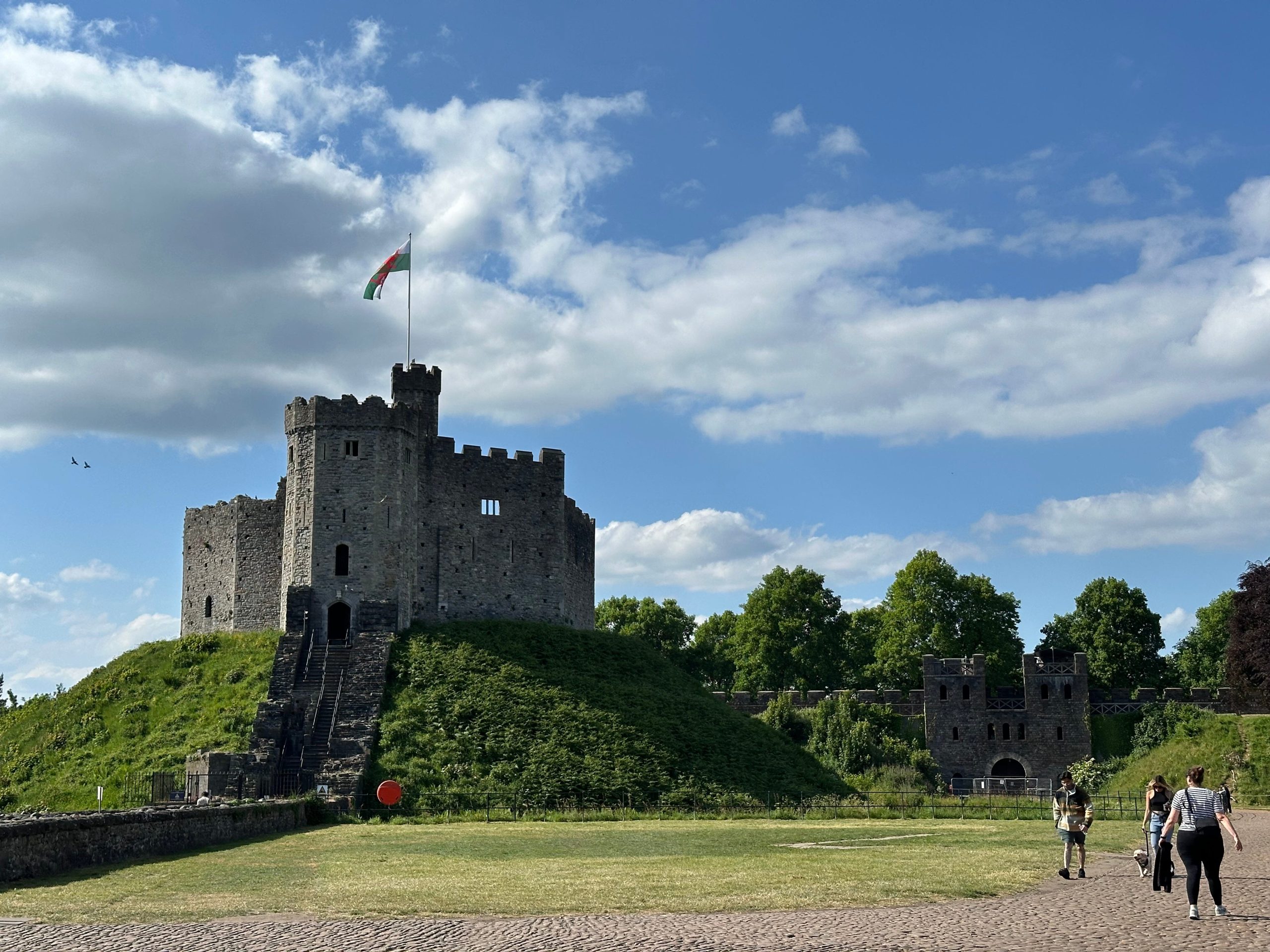 saya-seorang-amerika-yang-tinggal-di-cardiff-selama-20-tahun-kota-yang-indah-ini-seharusnya-menjadi-perhatian-lebih-banyak-wisatawan.