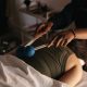 pemeriksaan-kutu,-kerajinan-tangan,-dan-disentuh-oleh-orang-asing:-di-dalam-spa-asmr-role-playing
