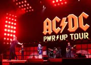 Ratusan Bagpiper Cetak Rekor Dunia Dengan Cover AC/DC ‘It’s Long Way to the Top’