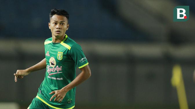 persebaya-dapat-kabar-gembira,-koko-ari-sudah-sembuh-jelang-hadapi-arema-fc-di-bri-super-league