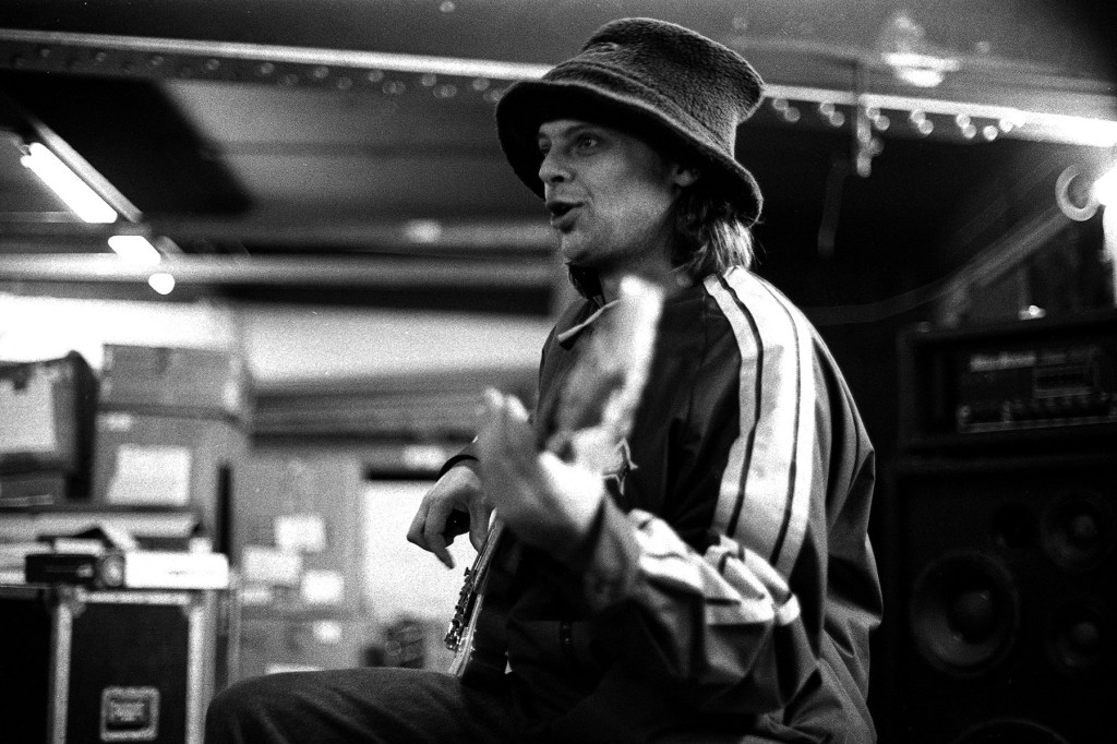 bassist-the-stone-roses-gary-‘mani’-mounfield-meninggal-pada-usia-63-tahun