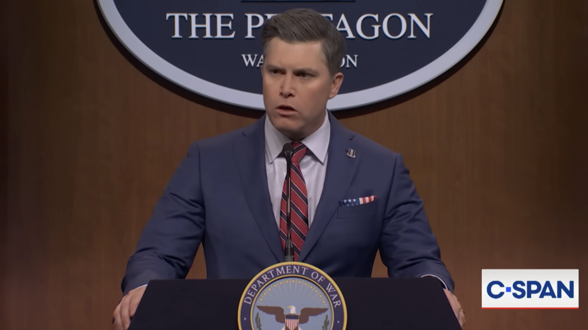 menteri-pertahanan-pete-hegseth-membahas-serangan-venezuela-di-snl-secara-terbuka