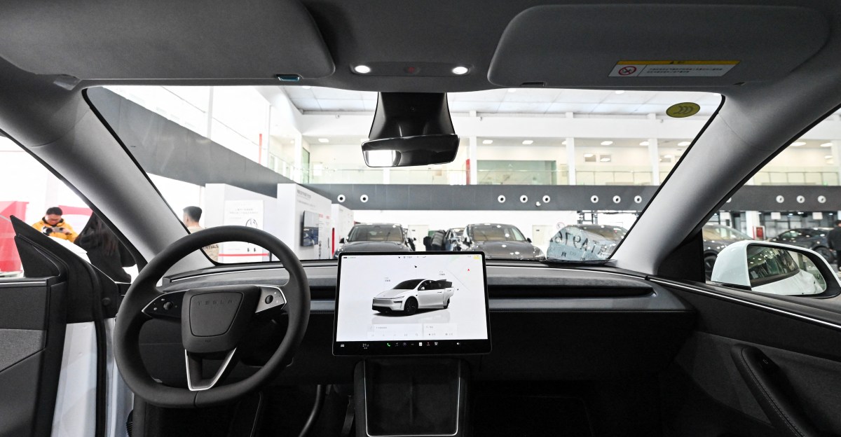 tesla-harus-mengendalikan-fsd-di-bawah-undang-undang-partai-demokrat-yang-baru