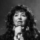 ‘running-up-that-hill’-kate-bush-kembali-di-no.-1-di-top-tv-songs-chart