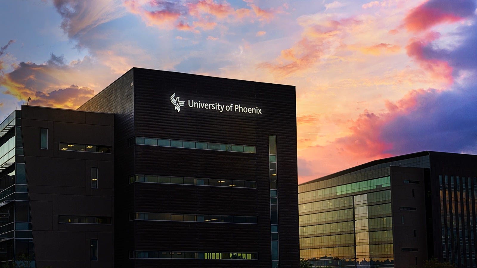 pelanggaran-data-universitas-phoenix-berdampak-pada-hampir-3,5-juta-orang