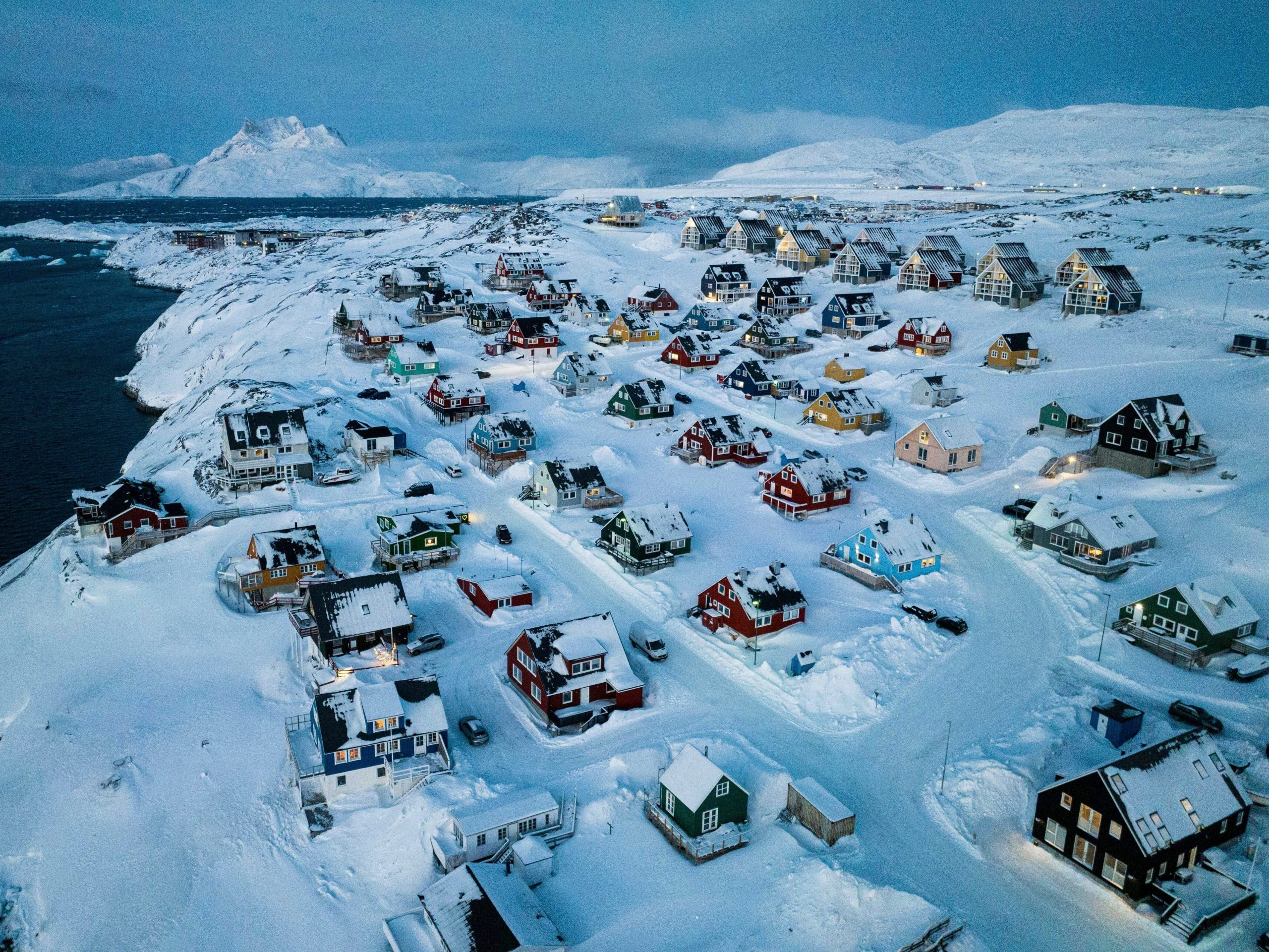 foto-foto-menunjukkan-kehidupan-sehari-hari-di-greenland,-pulau-besar-yang-tertutup-es-yang-menurut-trump-ingin-diakuisisi