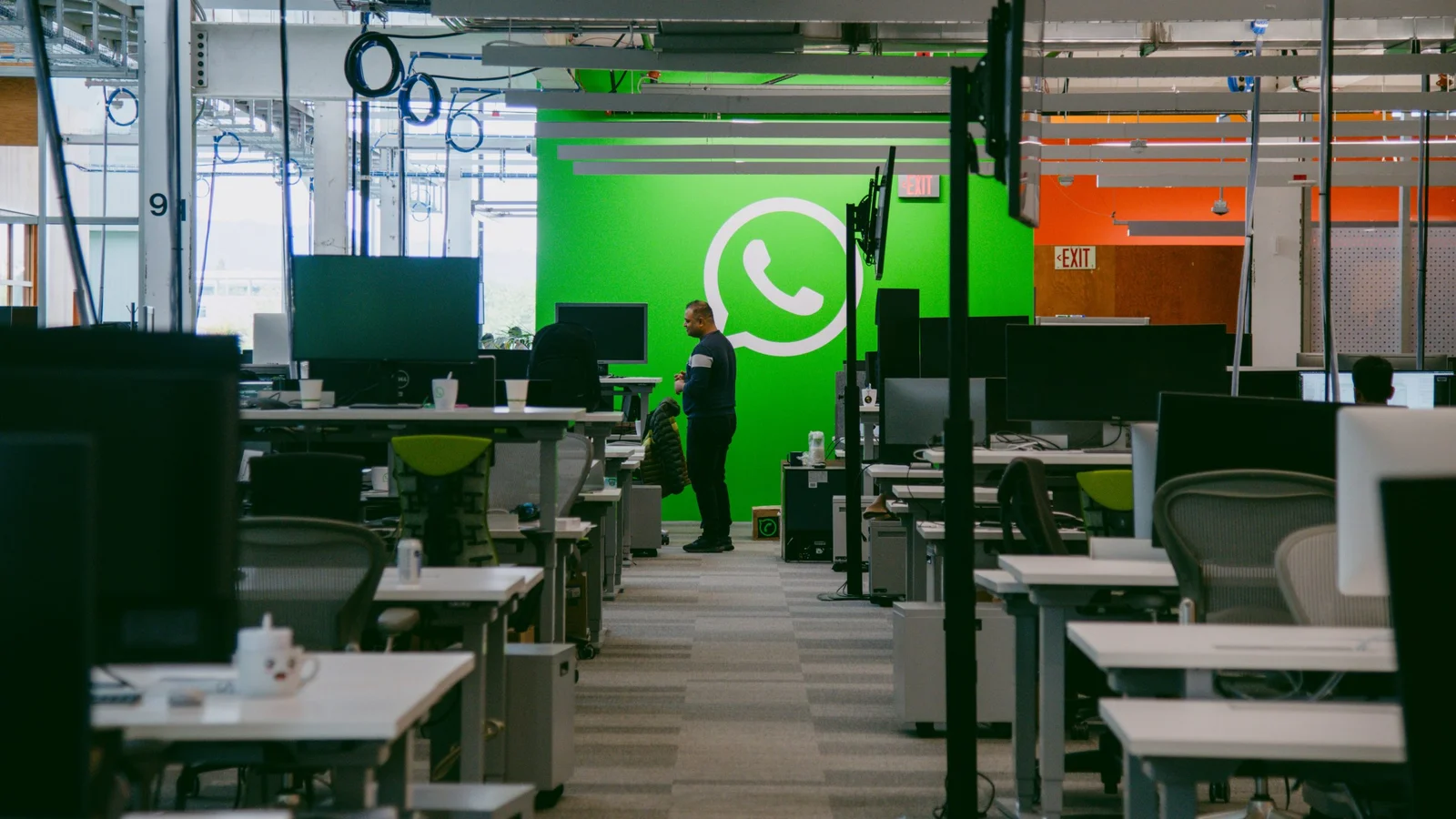 whatsapp-sengaja-dibuat-lelet-di-rusia,-ternyata-ini-alasan-roskomnadzor