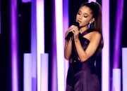 Apakah EP ‘Christmas & Chill’ Ariana Grande Diam-diam Salah Satu Rilisan Paling Pentingnya?