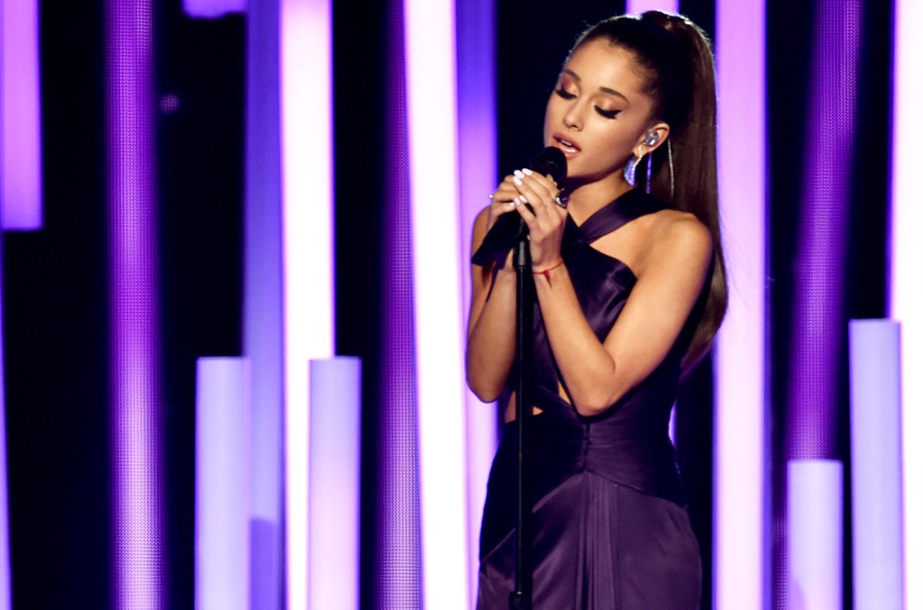 apakah-ep-‘christmas-&-chill’-ariana-grande-diam-diam-salah-satu-rilisan-paling-pentingnya?