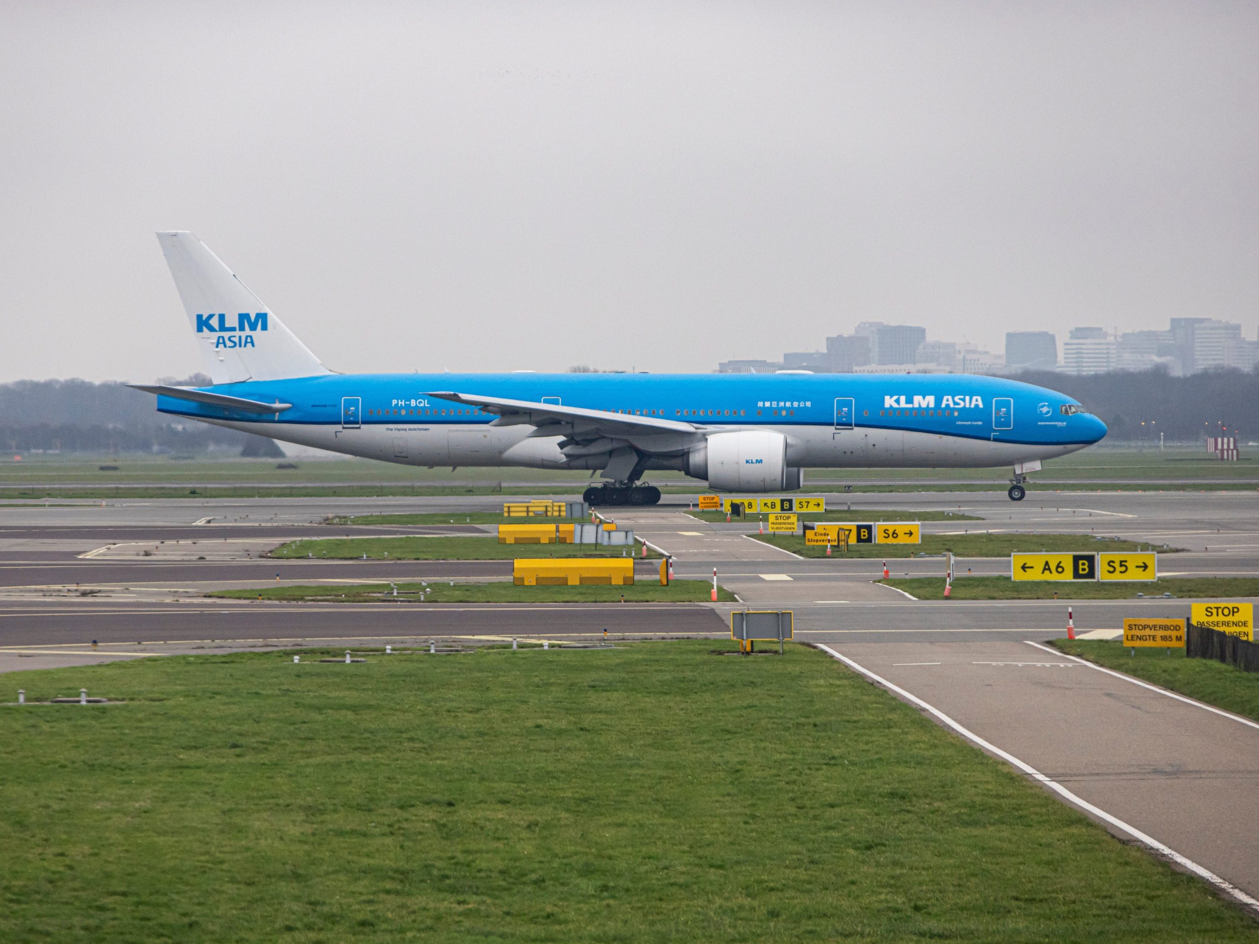 keluarga-menggugat-delta-dan-klm-dengan-tuduhan-‘serangan-kutu-busuk’-pada-penerbangan-internasional