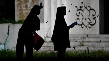 foto:-ziarah-tak-burujung-21-tahun-korban-tsunami-aceh