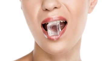 tanpa-kamu-sadari,-7-kebiasaan-sepele-ini-ternyata-bisa-merusak-gigi