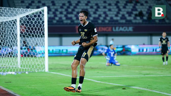 adem…-rafael-struick-minta-maaf-setelah-gebok-ilija-spasojevic