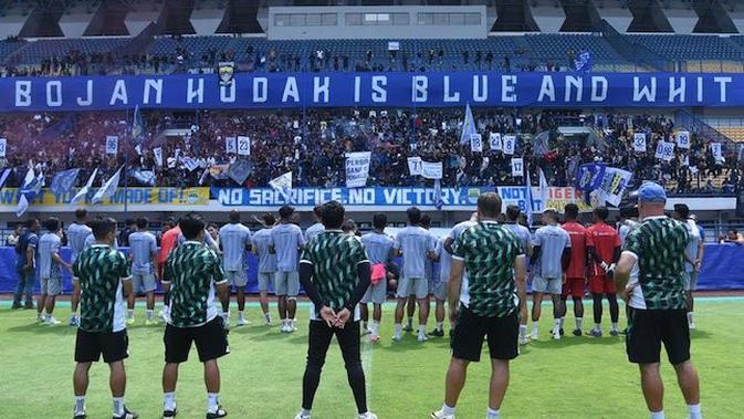 gbla-dipastikan-full-biru!-baru-dibuka-1-hari,-penjualan-tiket-persib-vs-persija-sudah-sold-out