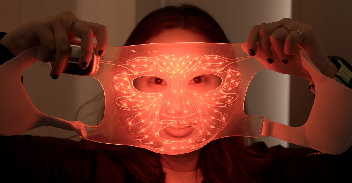 masker-wajah-led-baru-l’oreal-mengatasi-semua-masalah-saya-dengan-kategori-ini