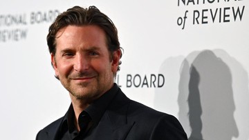 bradley-cooper-jawab-rumor-jalani-operasi-plastik