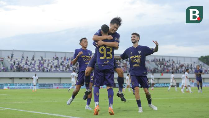 bri-super-league:-kemenangan-persita-atas-borneo-fc-bisa-bikin-persib-vs-persija-semakin-seru