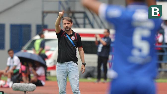 mauricio-souza-geram-setelah-persija-keok-di-kandang-persib:-2-kesalahan-individual-menghancurkan